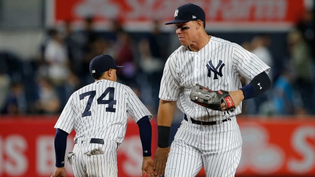 aaron-judge-ronald-torreyes-jersey-swap-photos.jpg